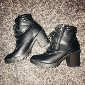 Cute boots! Worn once.